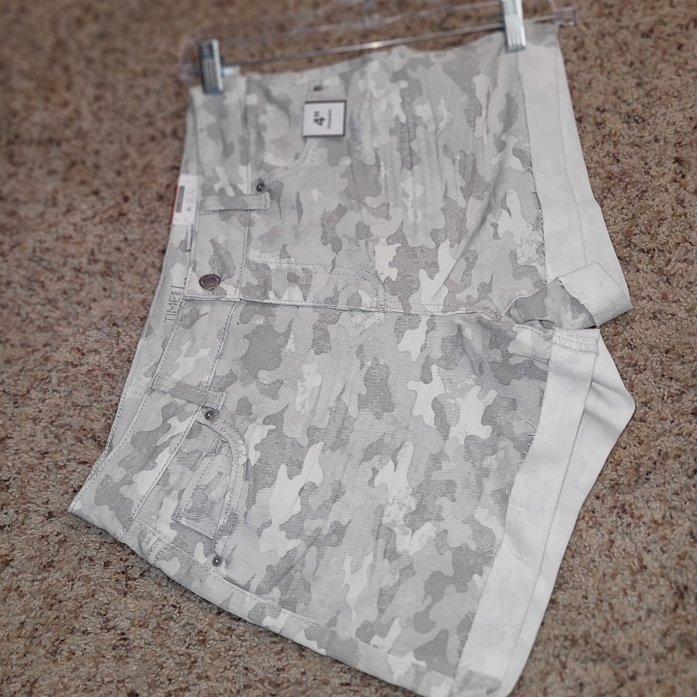 Time and Tru Relaxed Fit Mid-Rise Shorts